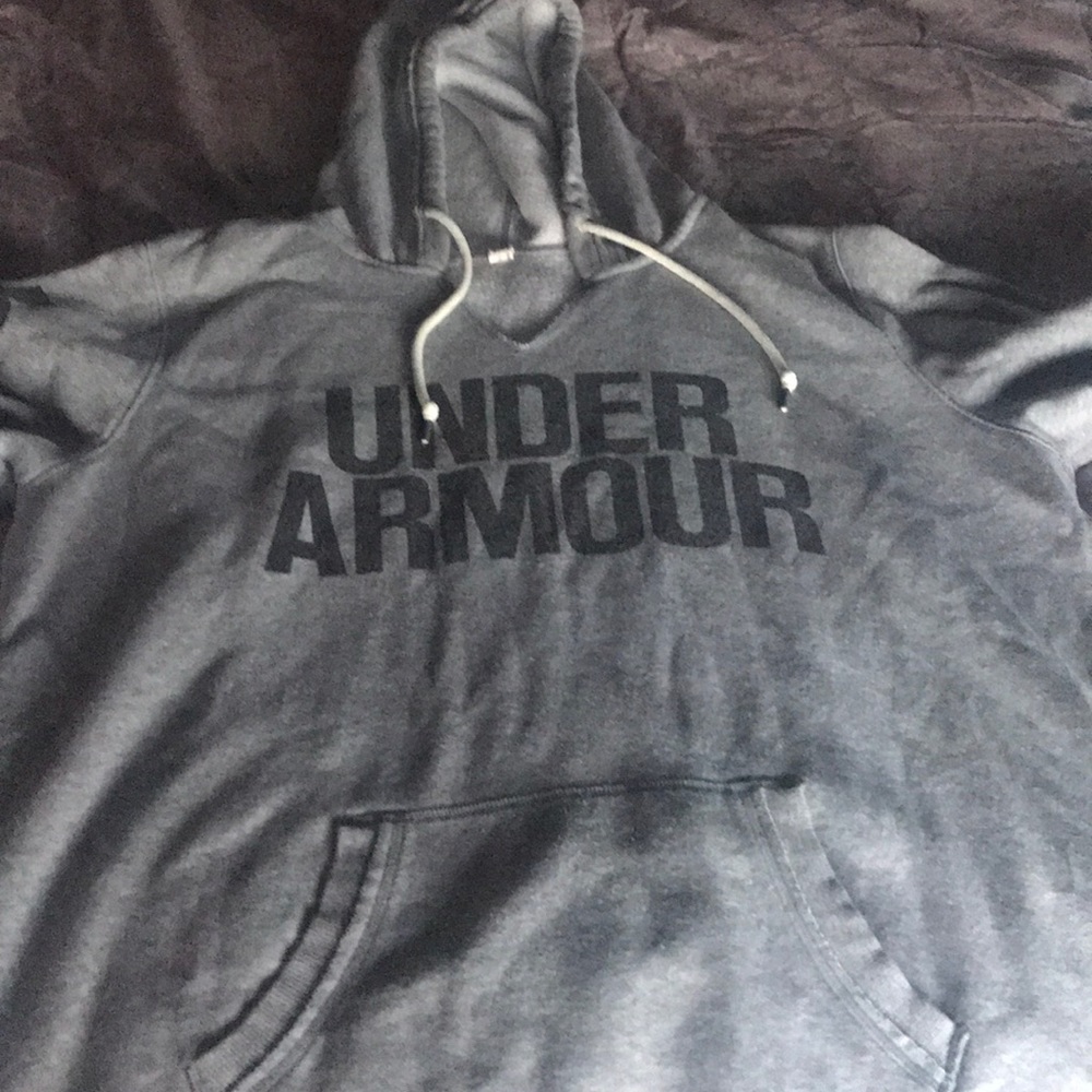 Under armour sweatshirt size women’s large